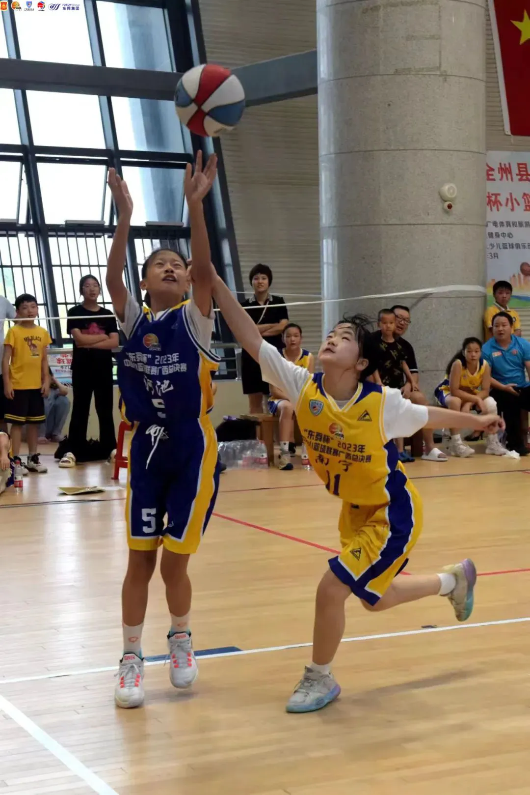 如何通过模拟比赛环境提高篮板实战能力?_1